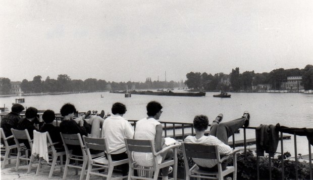 1962 barge trains queue up to pass the rowing course