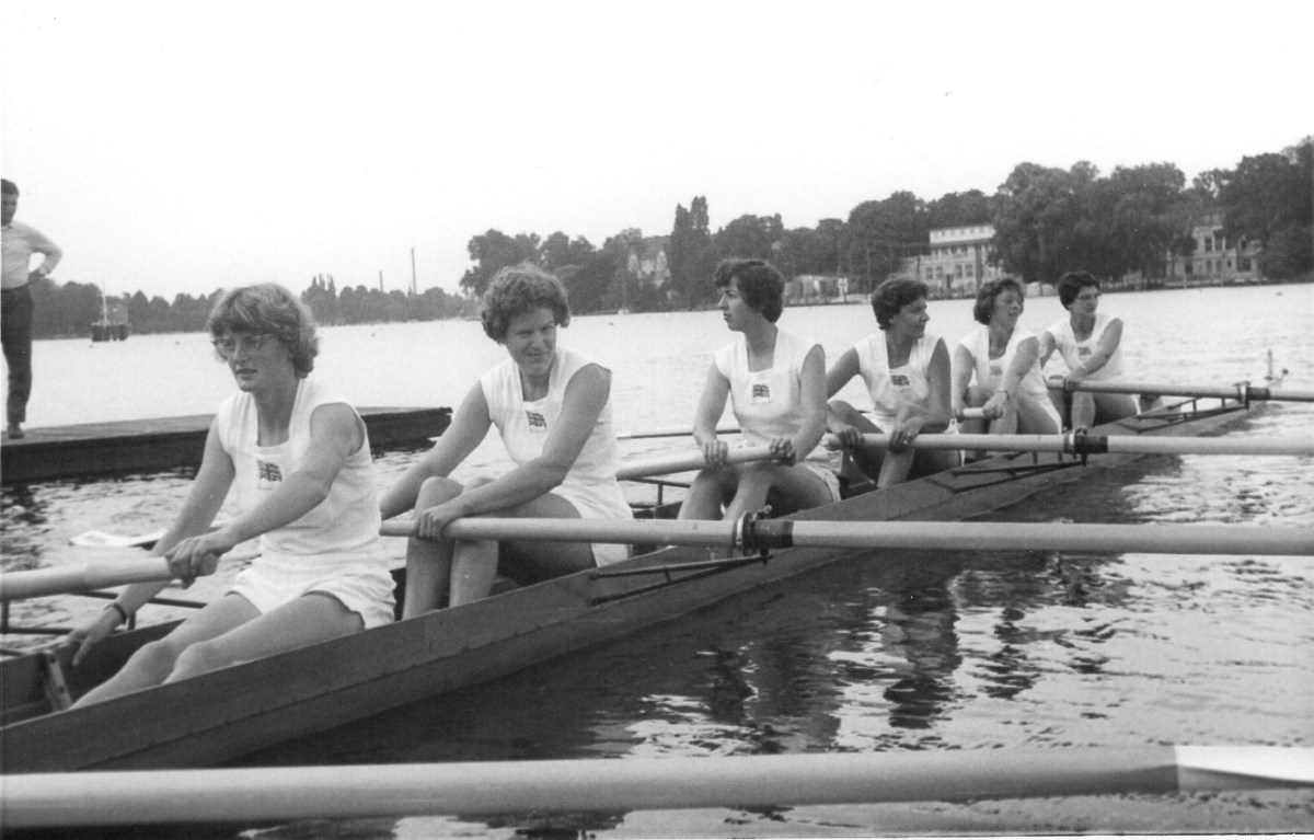 women's 8 in white GB tops