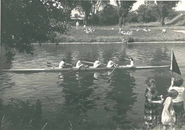 1964 UL 4 at Weybridge