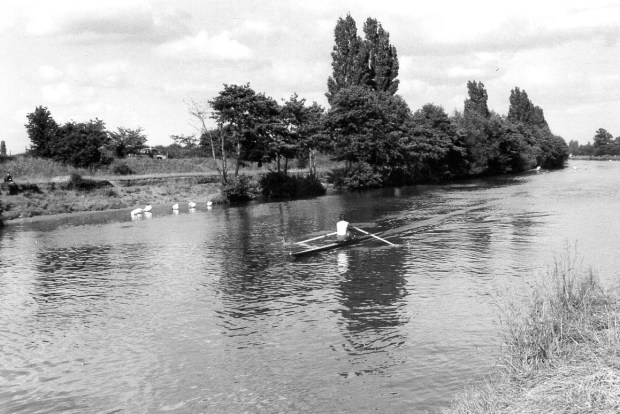1965 June Weybridge regatta Daphne Lane winning senior sculls easily