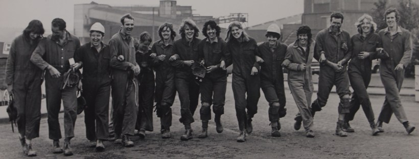 1977 rowing team visit to pit