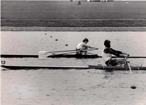 two women scullers racing