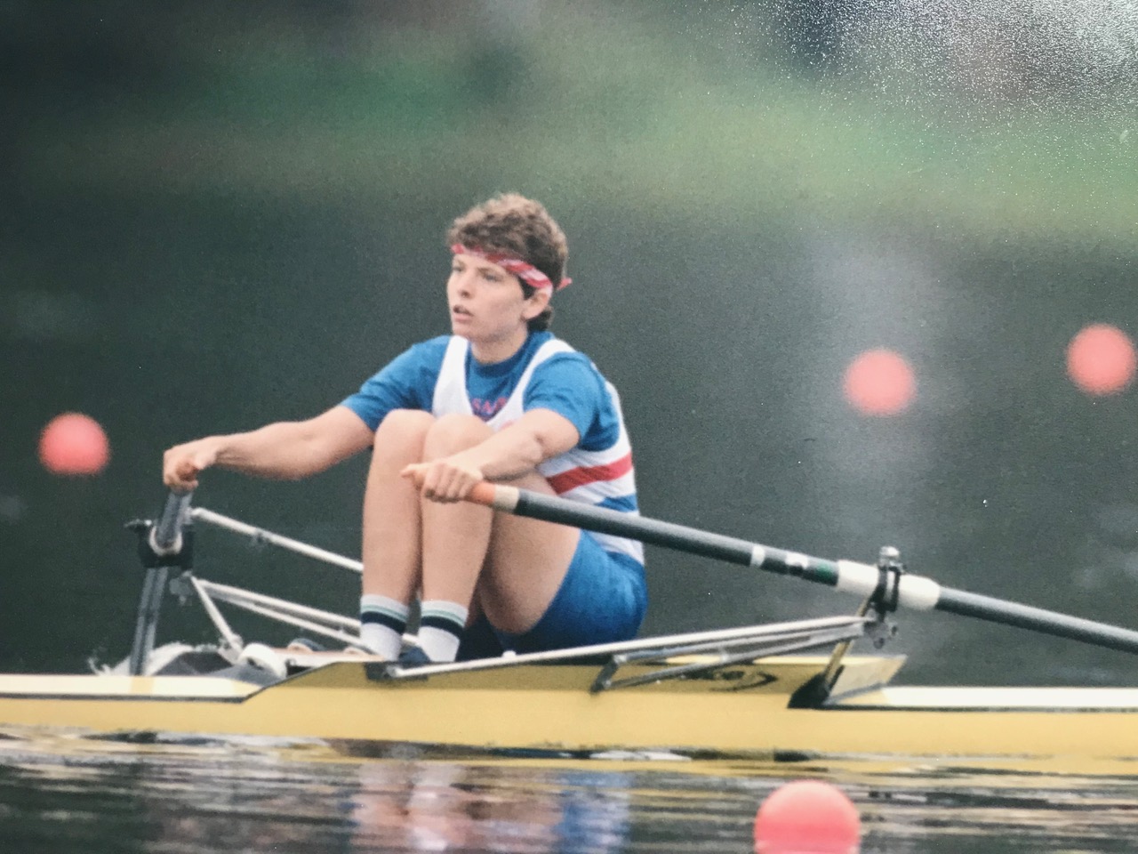 woman single sculling