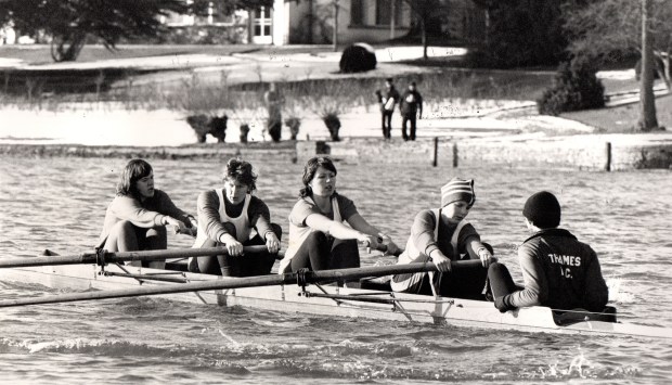 Womem's four in snow