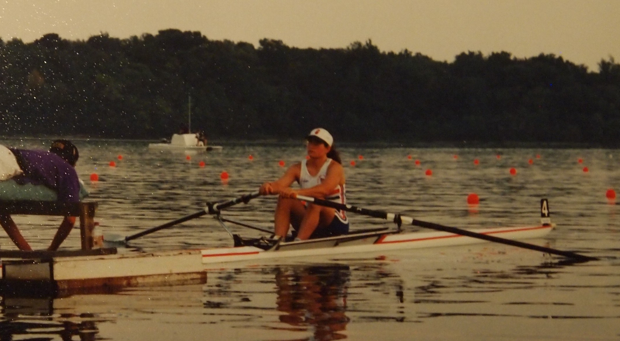 woman single sculler