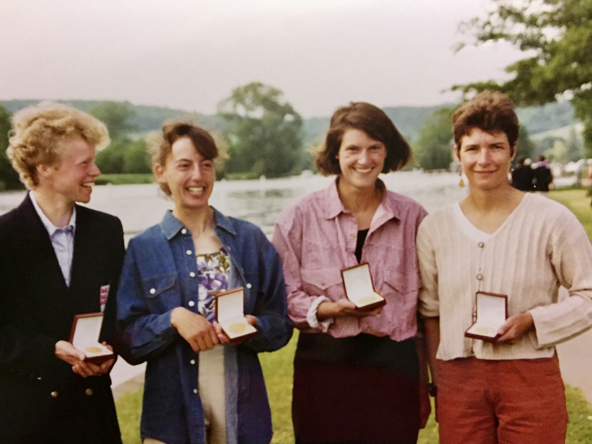 4 women with medals