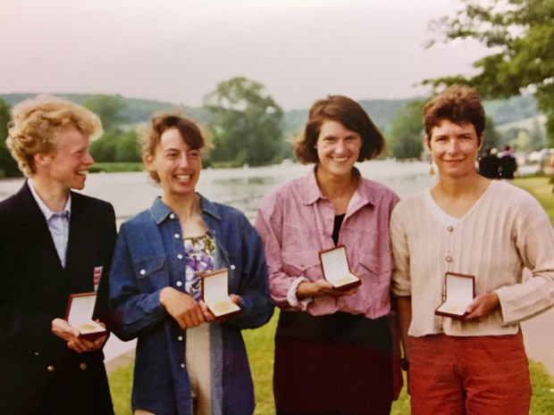 4 women with medals