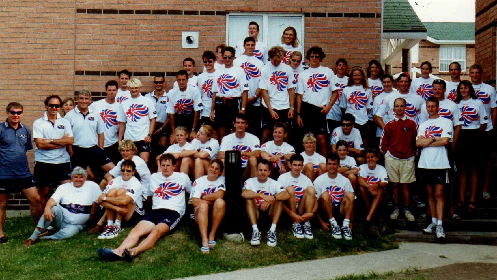 lots of people in Team GB t-shirts